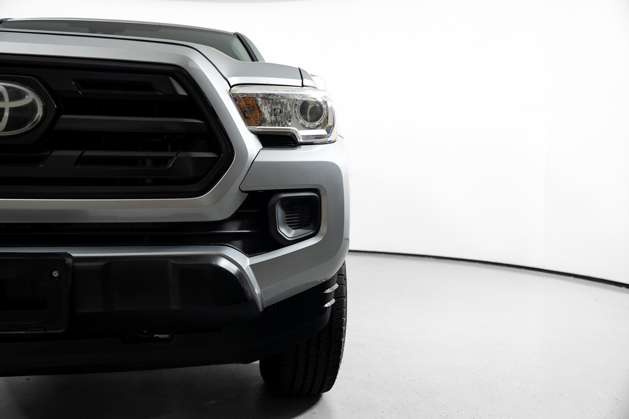 Used 2019 Toyota Tacoma SR w/ SR Convenience Package RWD image 20
