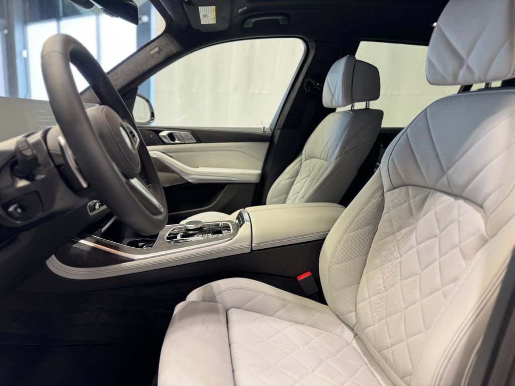 Used 2026 BMW X7 xDrive40i w/ M Sport Package AWD/4WD image 19