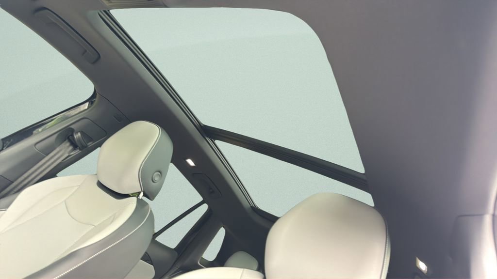 New 2026 Volkswagen Tiguan SE R-Line FWD image 14