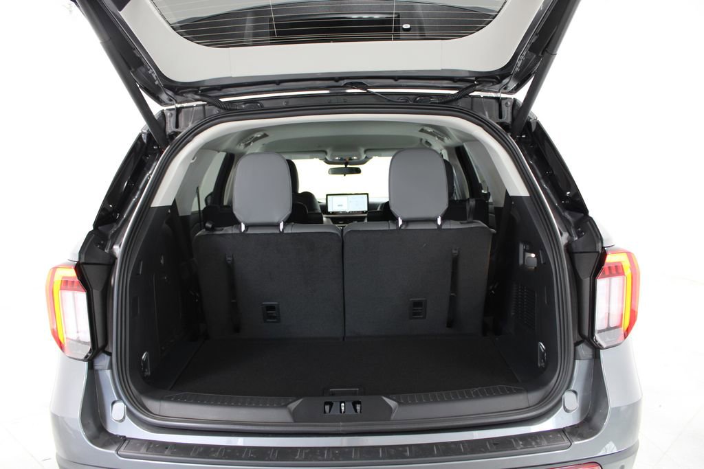 New 2026 Ford Explorer Active w/ Active Comfort Package image 13