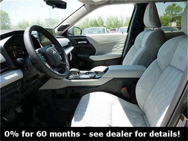 New 2025 Mitsubishi Outlander AWD image 4