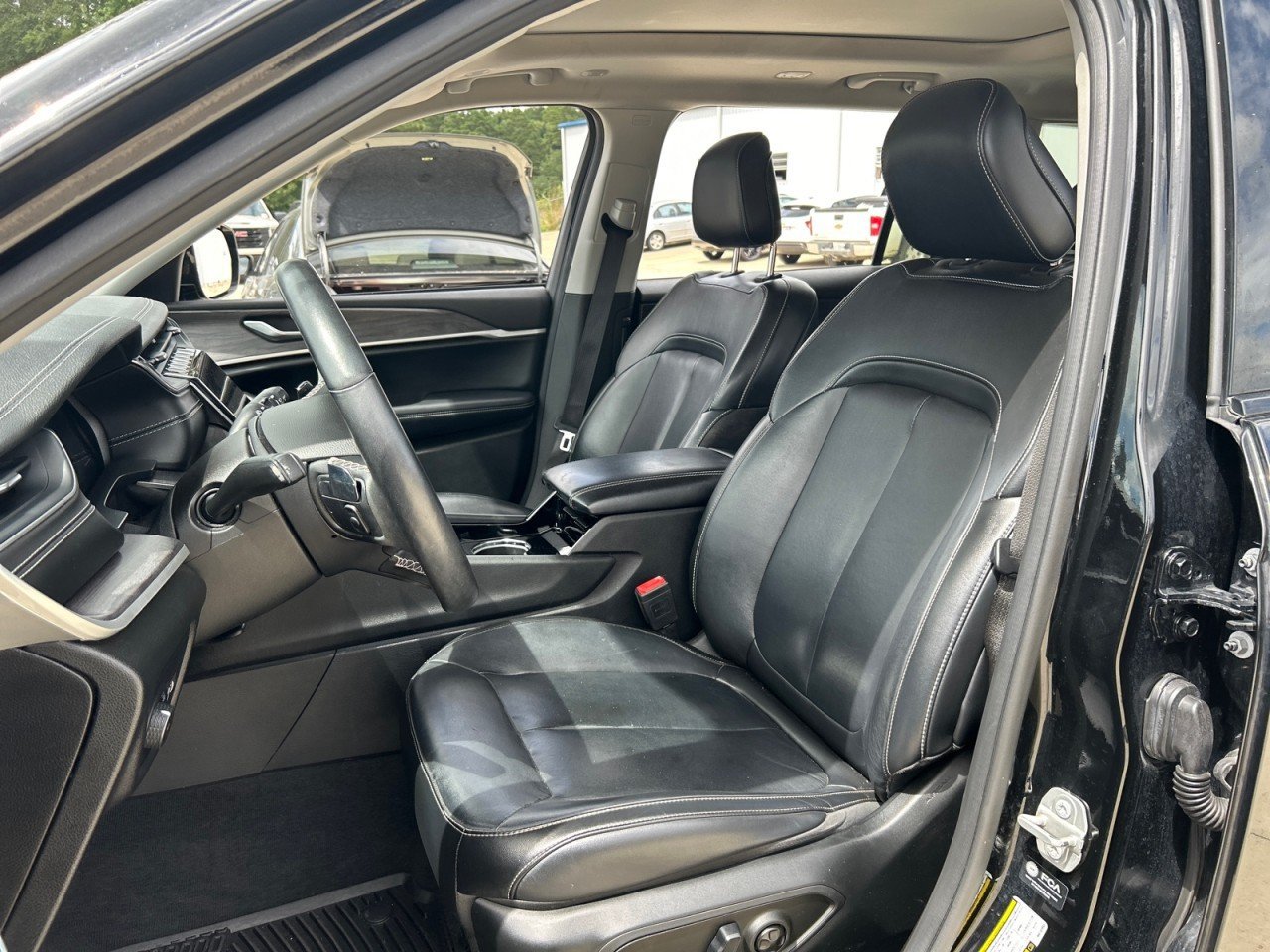 Used 2021 Jeep Grand Cherokee L Limited AWD/4WD image 16