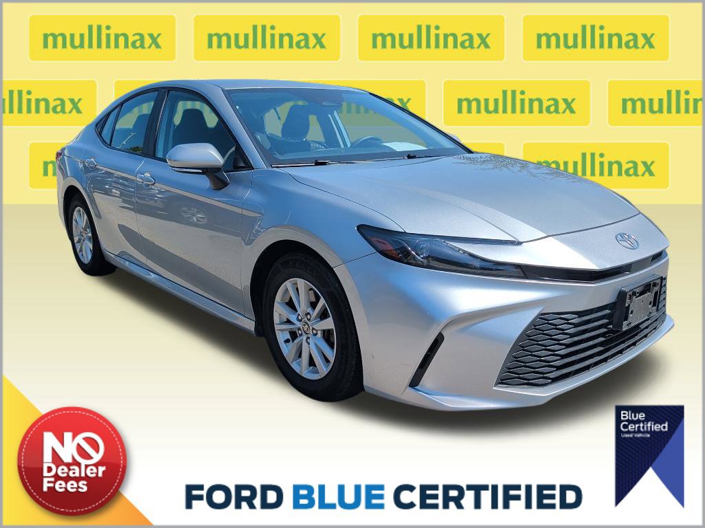 Used 2025 Toyota Camry LE FWD image 1