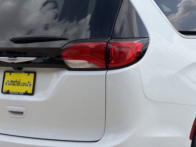 New 2026 Chrysler Voyager LX image 10