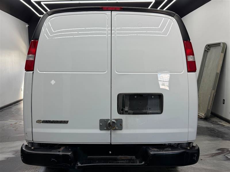 Used 2020 Chevrolet Express 2500 RWD image 5