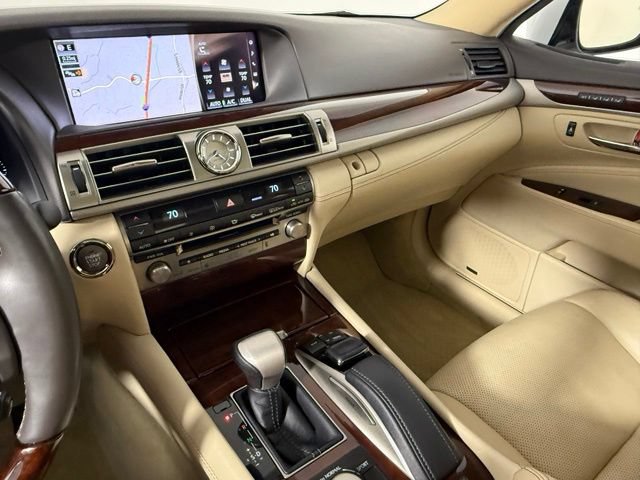 Used 2016 Lexus LS 460 w/ Comfort Package RWD image 24