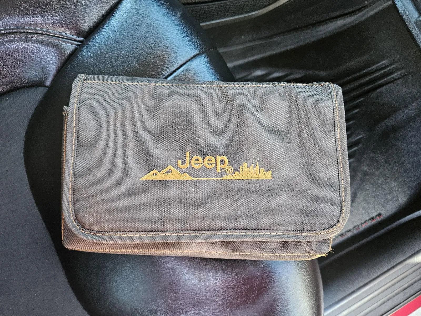 Used 2019 Jeep Cherokee Latitude Plus w/ Comfort/Convenience Group image 21