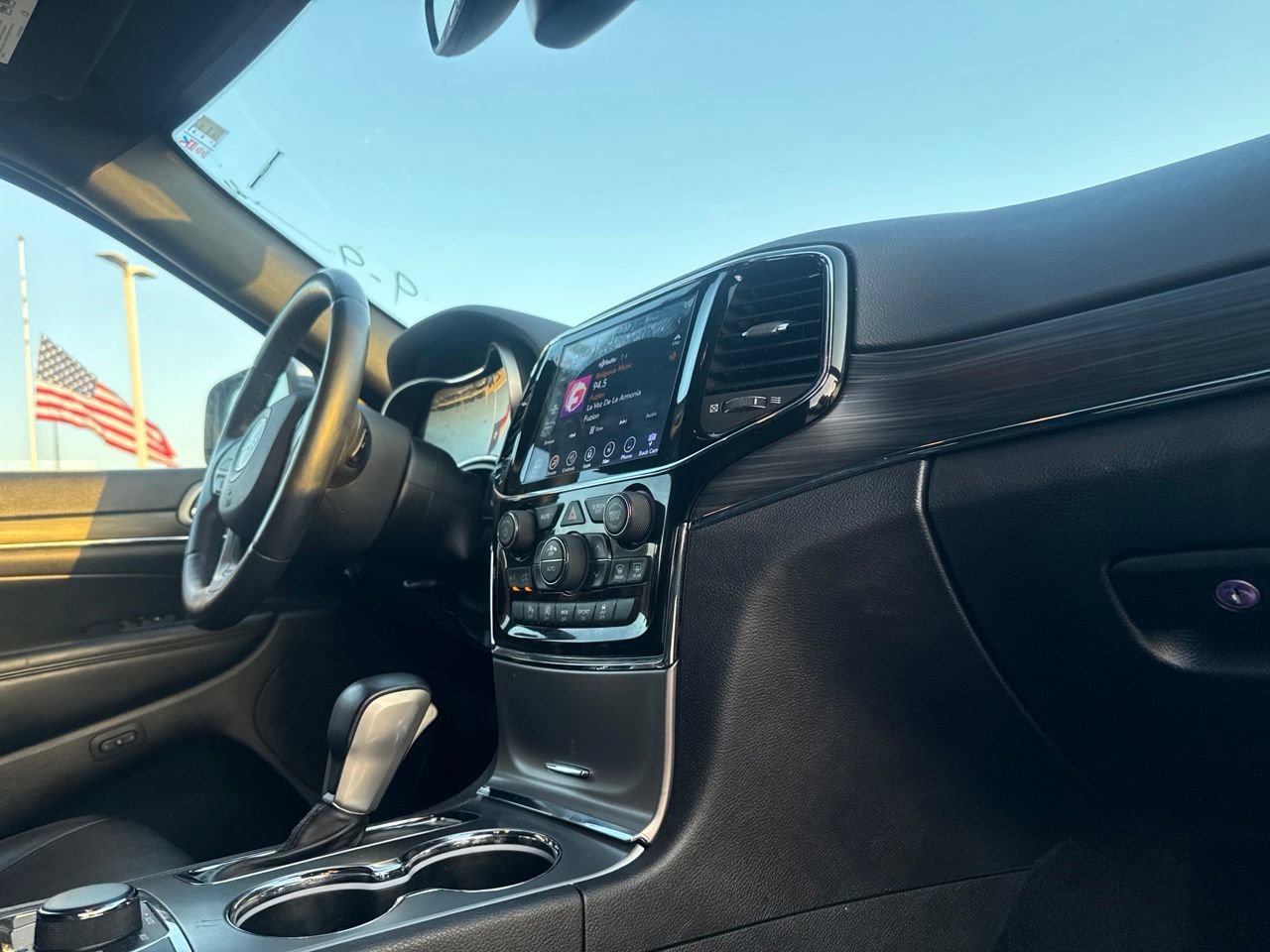 Used 2020 Jeep Grand Cherokee Limited AWD/4WD image 22
