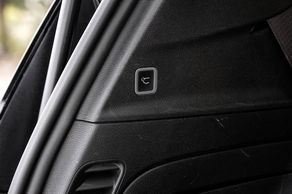 Used 2018 Chrysler Pacifica Limited image 68