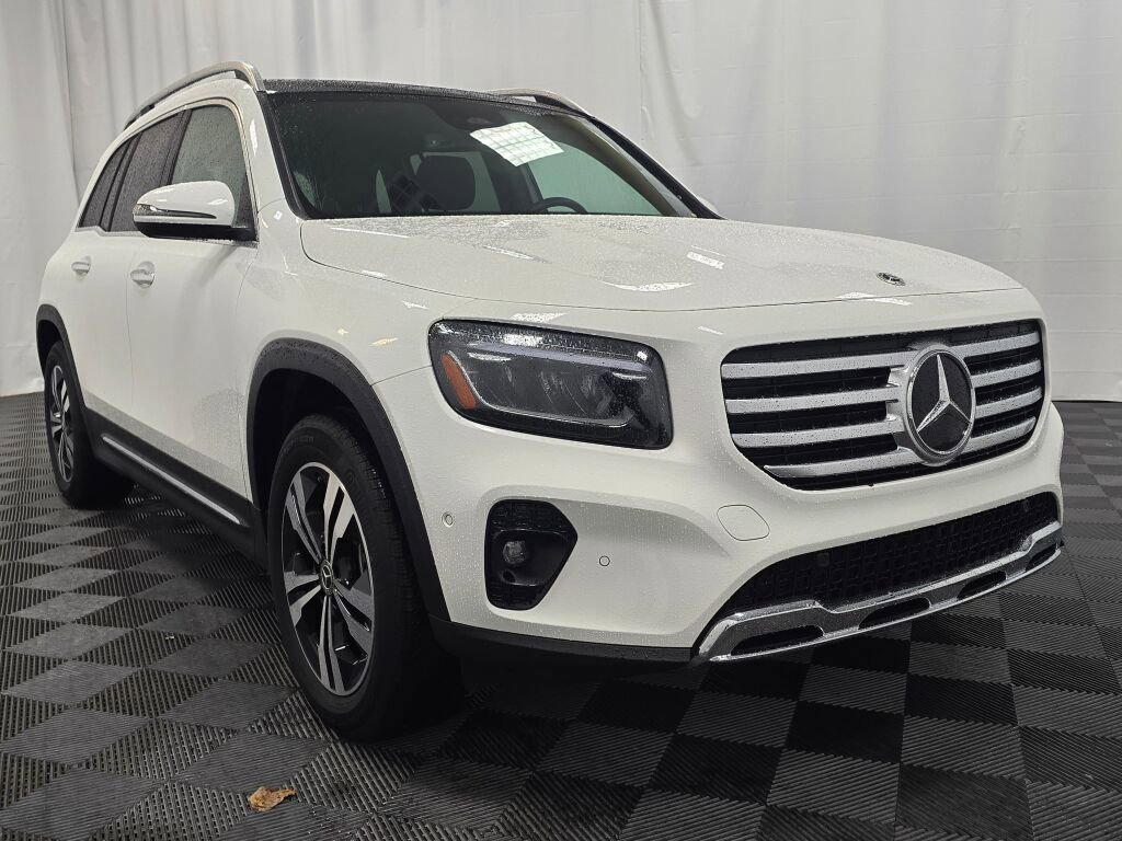Used 2025 Mercedes-Benz GLB 250 4MATIC image 8