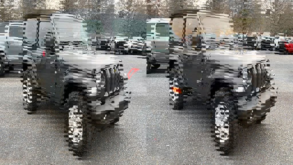 Used 2023 Jeep Wrangler Sport S image 3