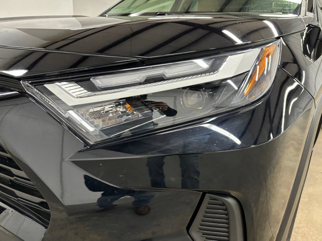 Used 2025 Toyota RAV4 XLE w/ Convenience Package AWD/4WD image 8