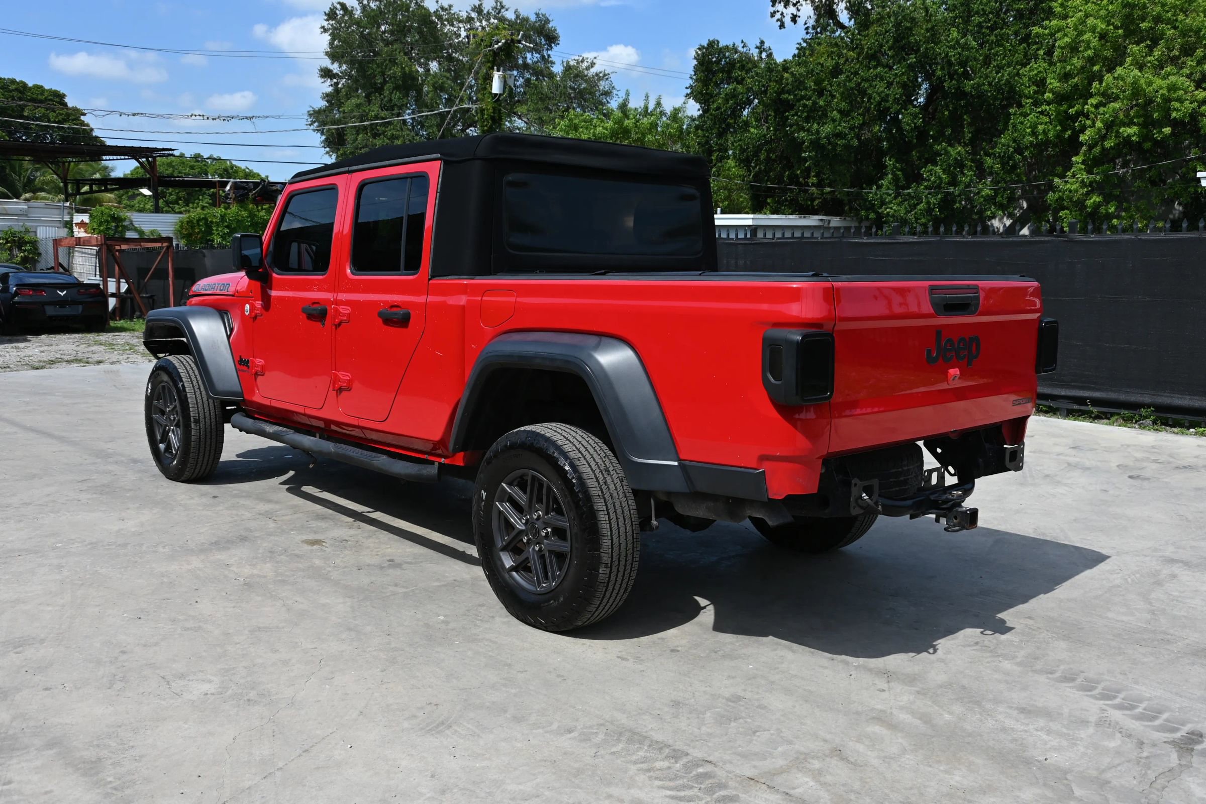 Used 2020 Jeep Gladiator Sport w/ Quick Order Package 24S AWD/4WD image 4