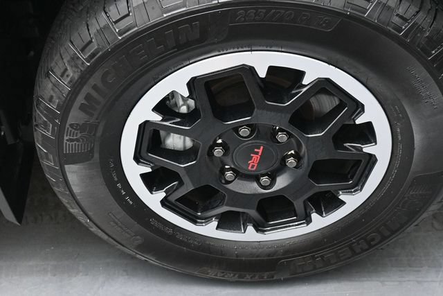 Used 2025 Toyota 4Runner TRD Off-Road Premium AWD/4WD image 31