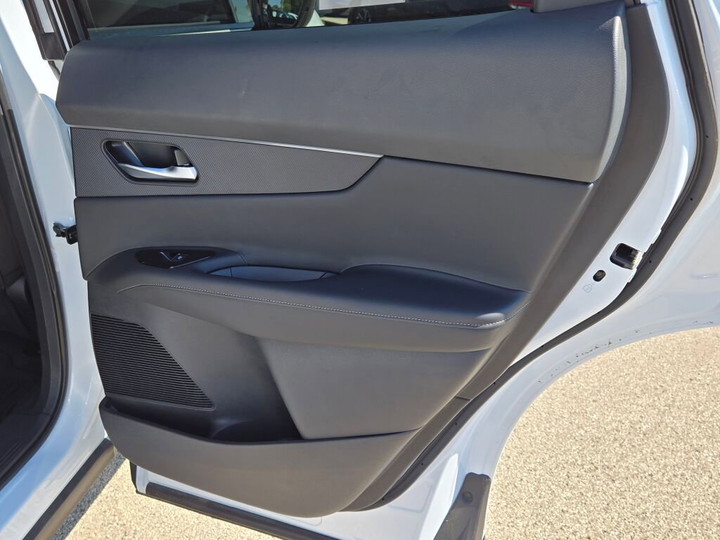 Used 2025 Nissan Murano SV w/ Cargo Package AWD/4WD image 9