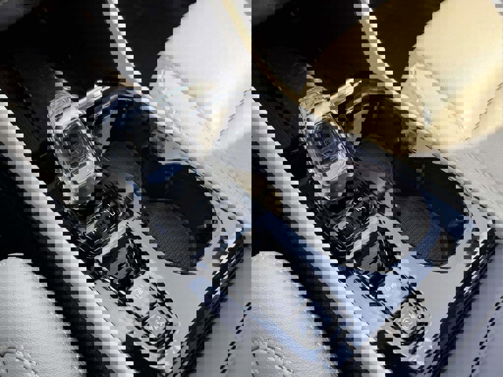 Used 2023 Volvo XC40 B5 Plus w/ Driver Assist Package image 6