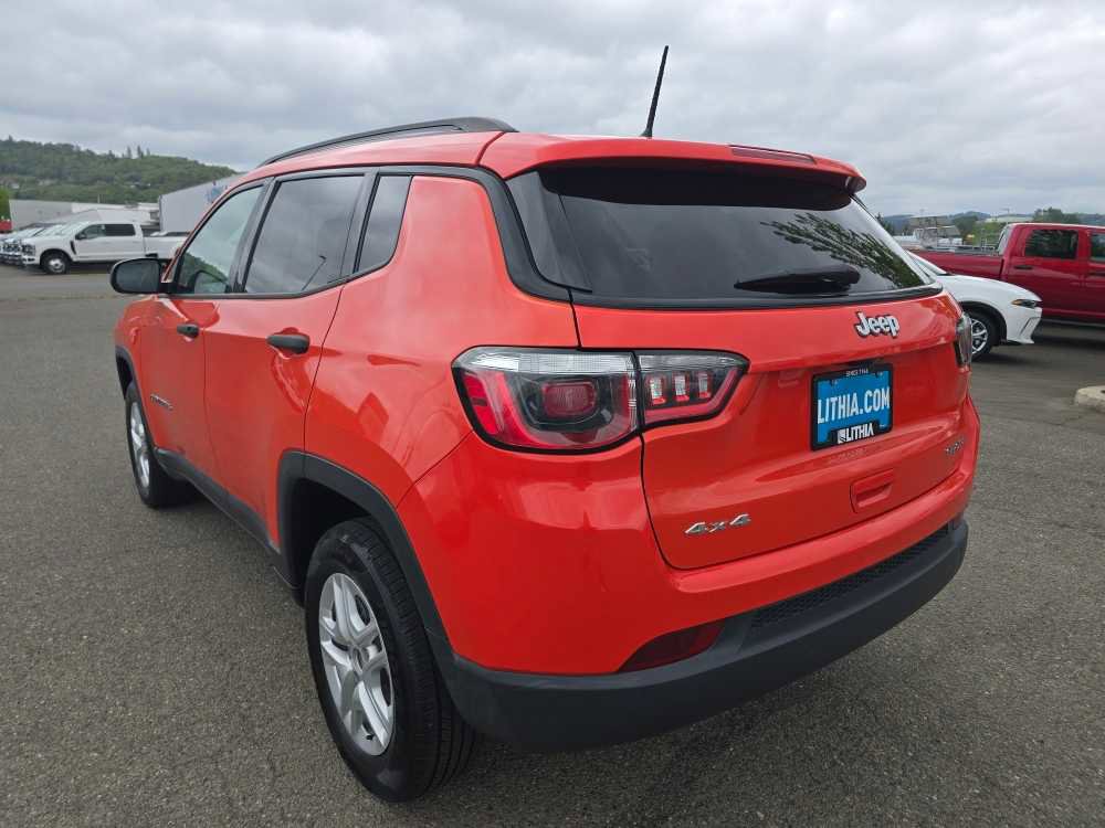 Used 2018 Jeep Compass Sport AWD/4WD image 3