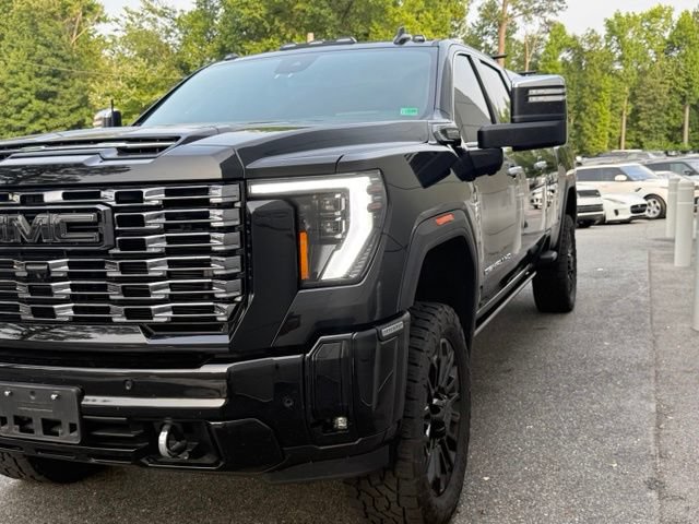 Used 2025 GMC Sierra 3500 Denali Ultimate AWD/4WD image 5