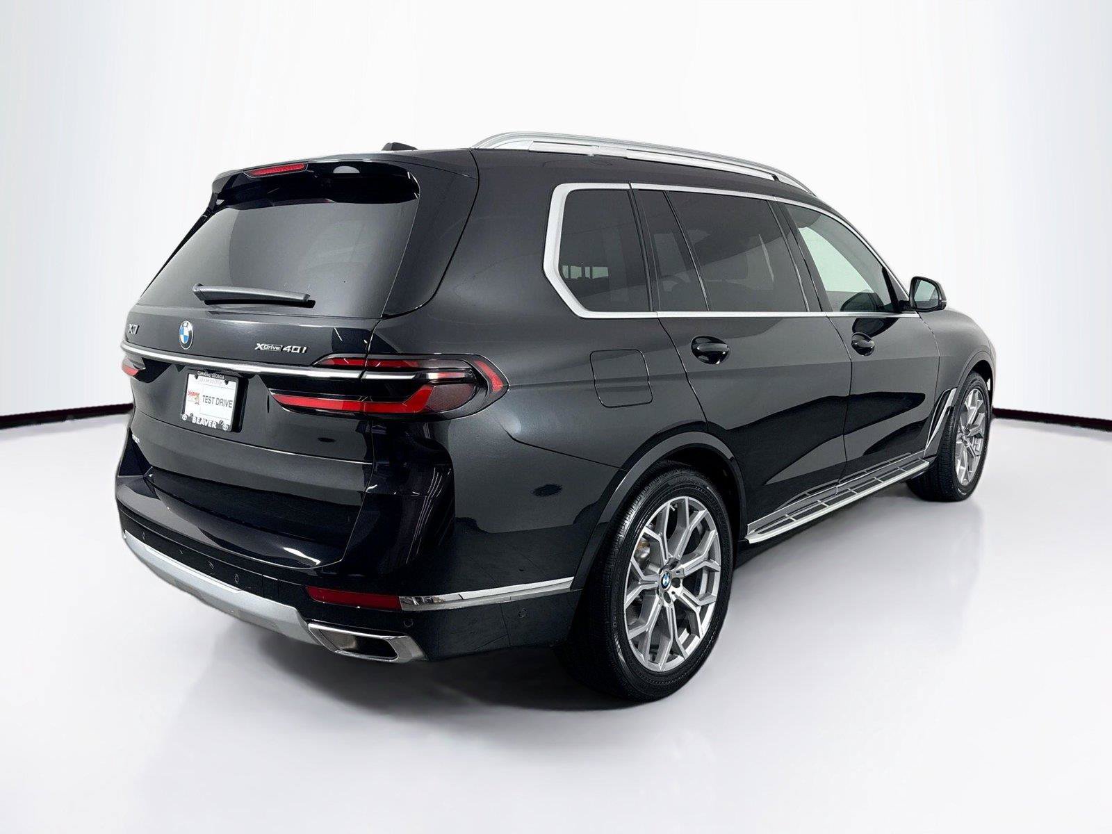 Used 2025 BMW X7 xDrive40i AWD/4WD image 2