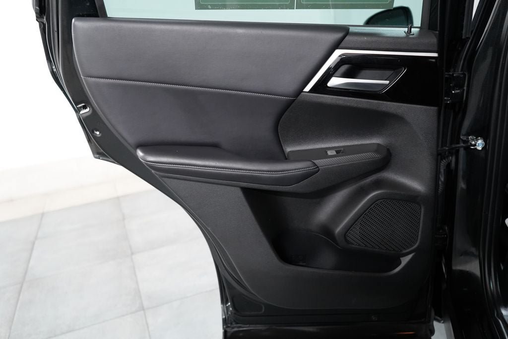 Used 2023 Mitsubishi Outlander SE FWD image 22