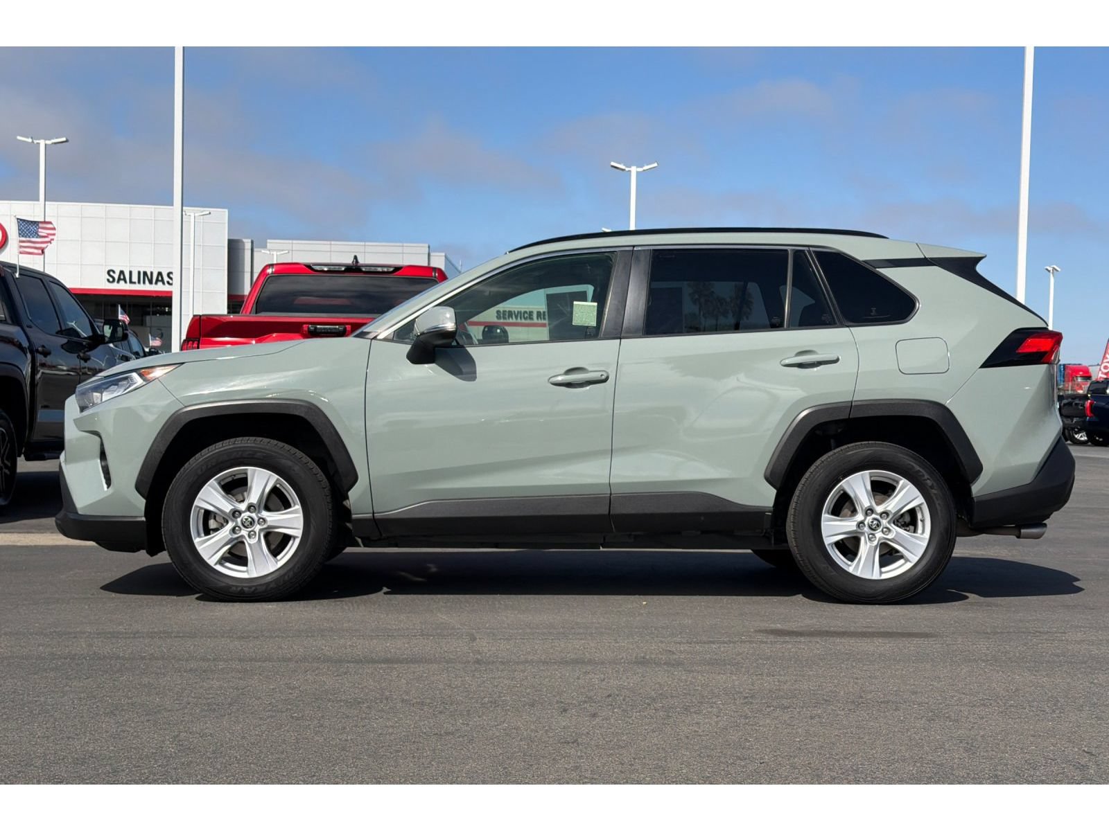 Used 2019 Toyota RAV4 XLE AWD/4WD image 7