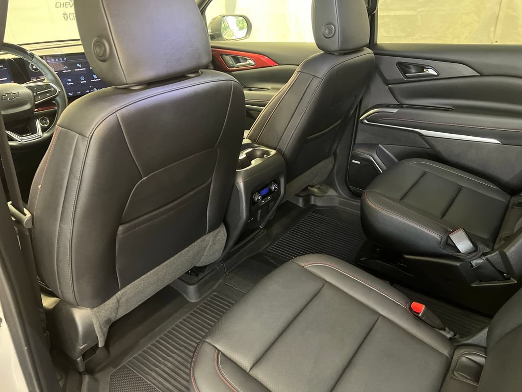 Used 2024 Chevrolet Traverse Z71 w/ Enhanced Driving Package AWD/4WD image 38