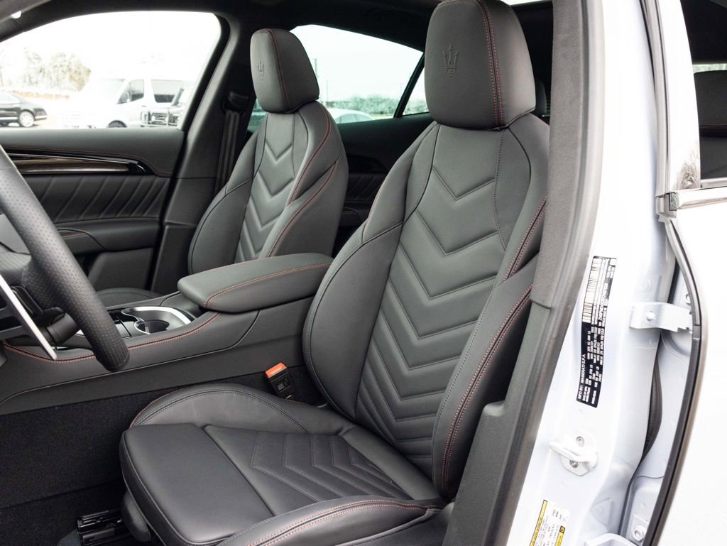 New 2026 Maserati Grecale Modena image 3