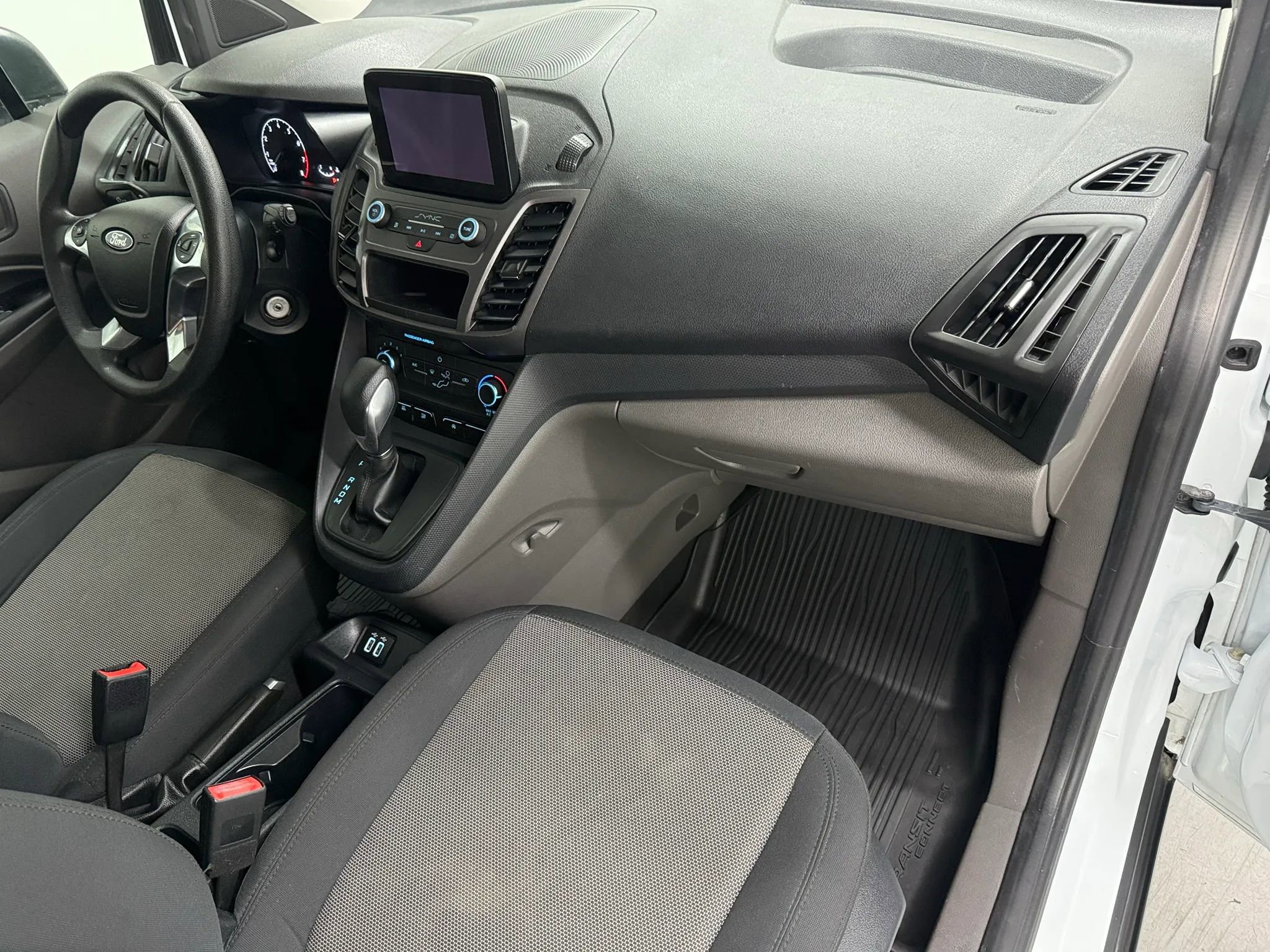 Used 2020 Ford Transit Connect XL image 10
