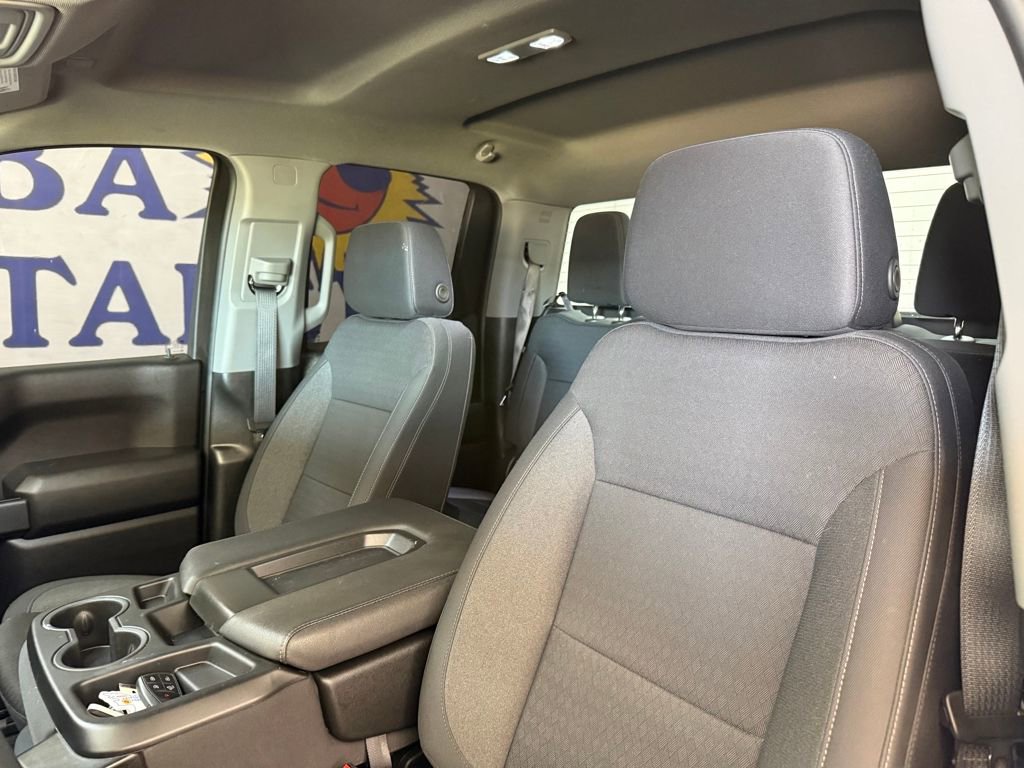 Used 2025 Chevrolet Silverado 1500 Custom image 11