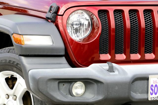 Used 2022 Jeep Wrangler Unlimited Sport AWD/4WD image 3