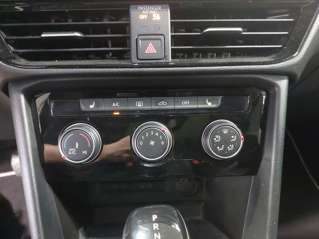 Used 2023 Volkswagen Taos SE w/ Panoramic Sunroof Package image 20