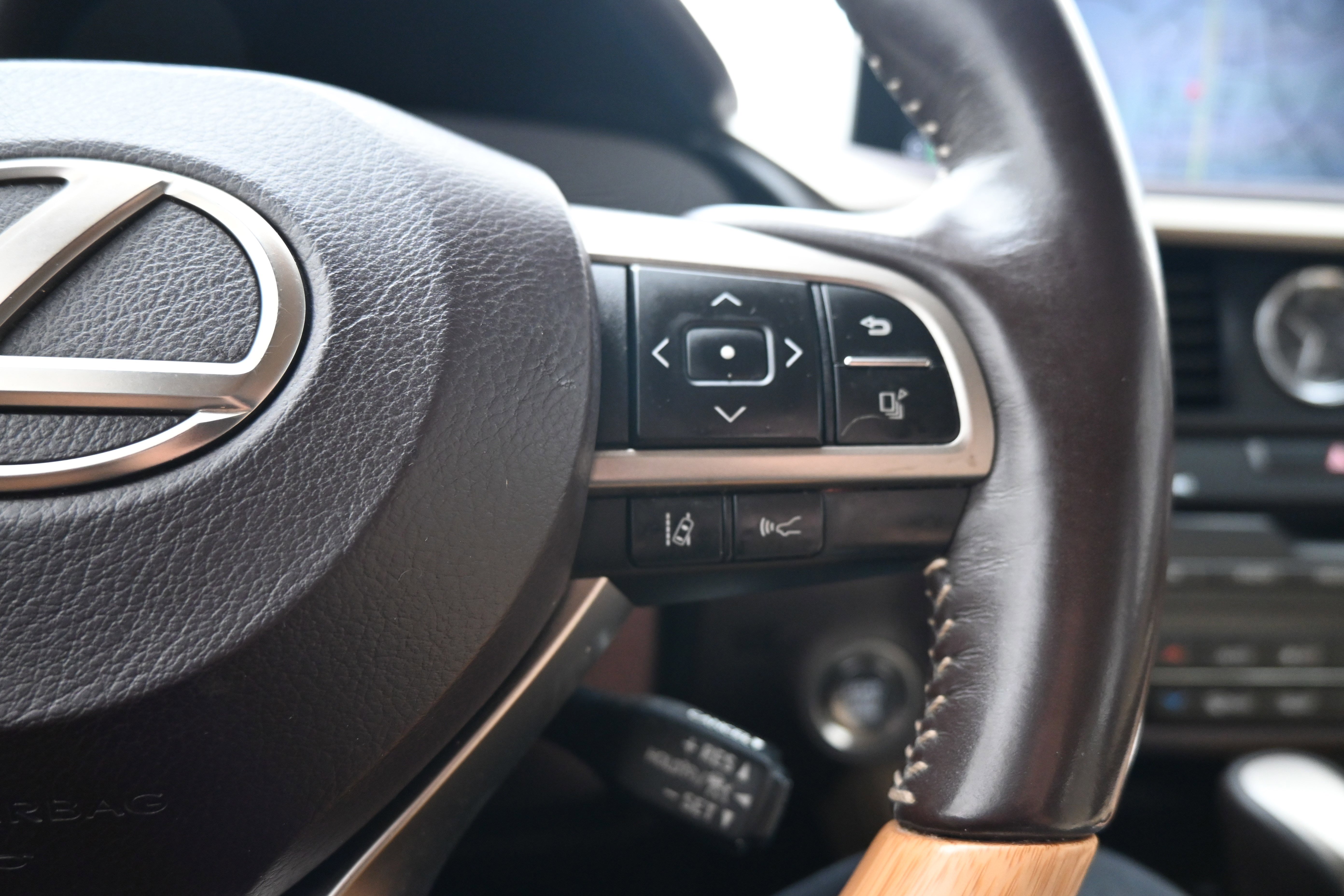 Used 2020 Lexus RX 350L FWD w/ Premium Package image 33