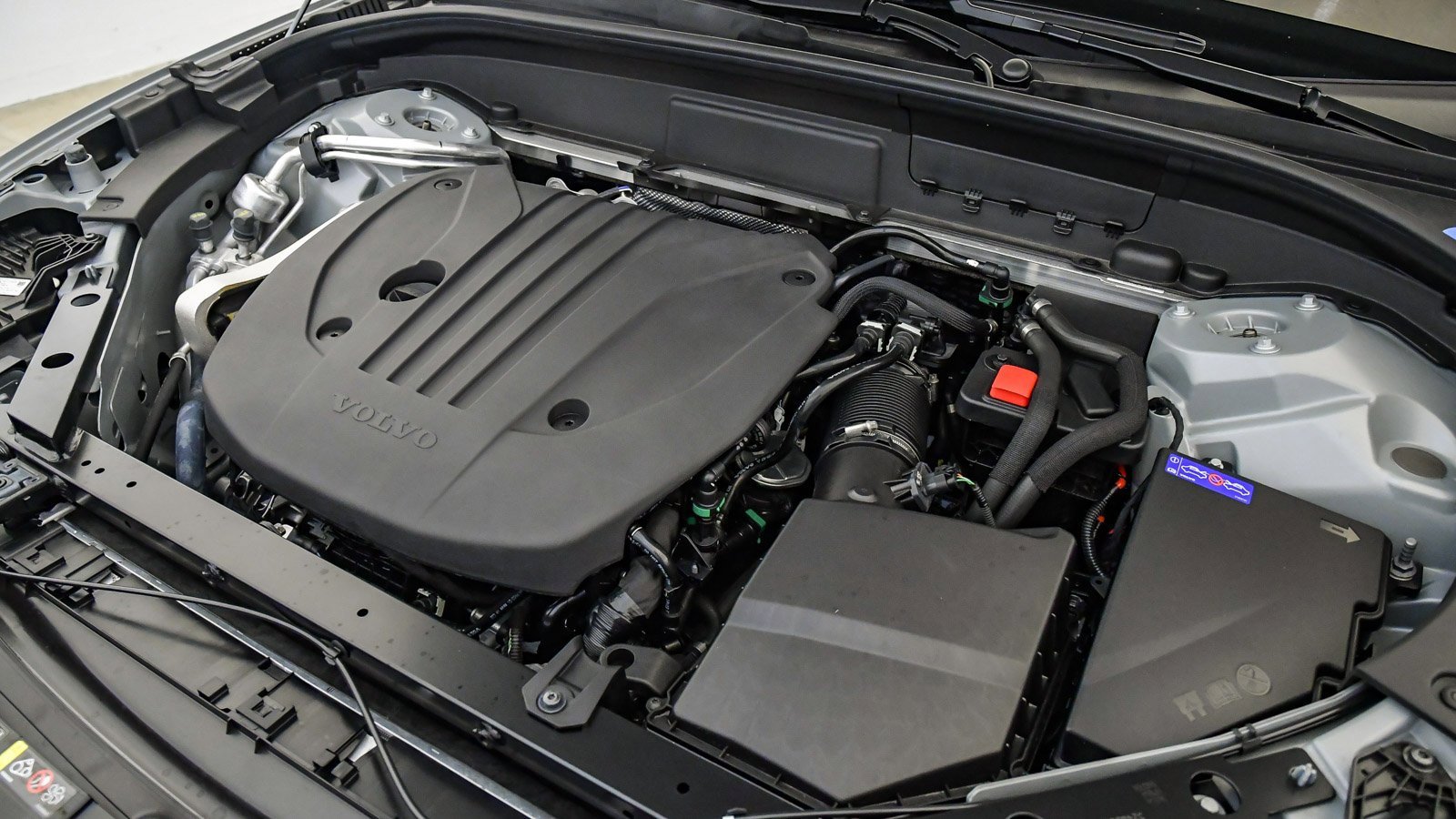 Certified 2025 Volvo XC60 B5 Ultra w/ Protection Package Premier image 31