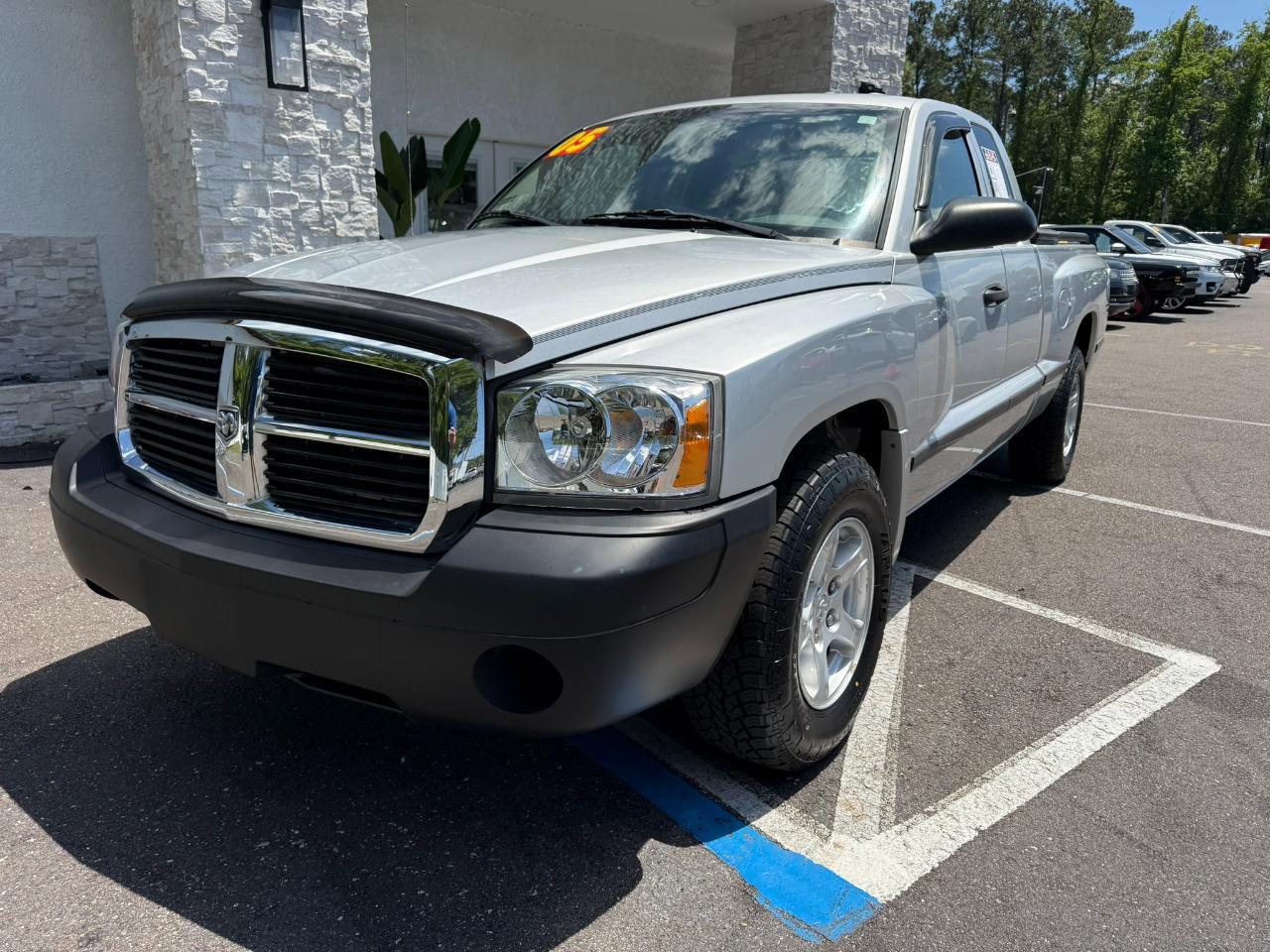 Used 2005 Dodge Dakota ST RWD image 3