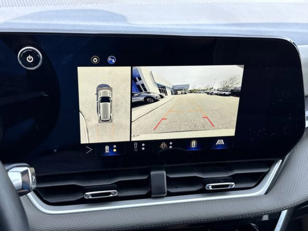 Used 2025 Chevrolet Equinox LT w/ Convenience Package II FWD image 33