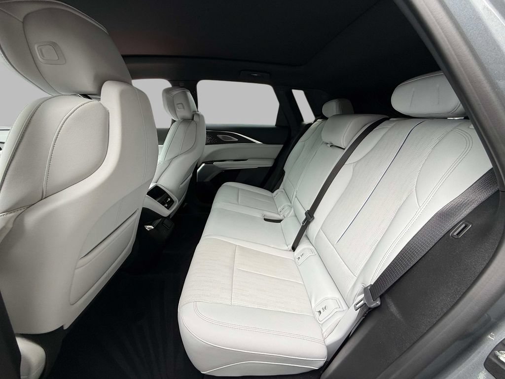 Used 2023 Cadillac Lyriq 2WD image 19