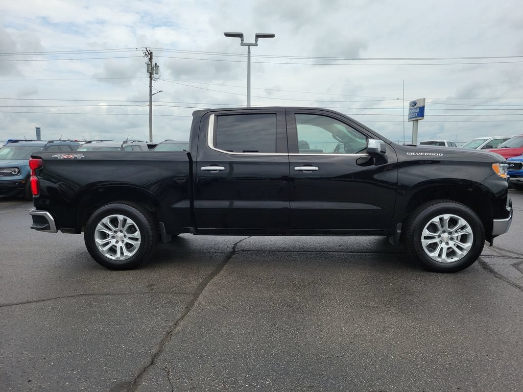 Used 2022 Chevrolet Silverado 1500 LTZ w/ LTZ Convenience Package II AWD/4WD image 3