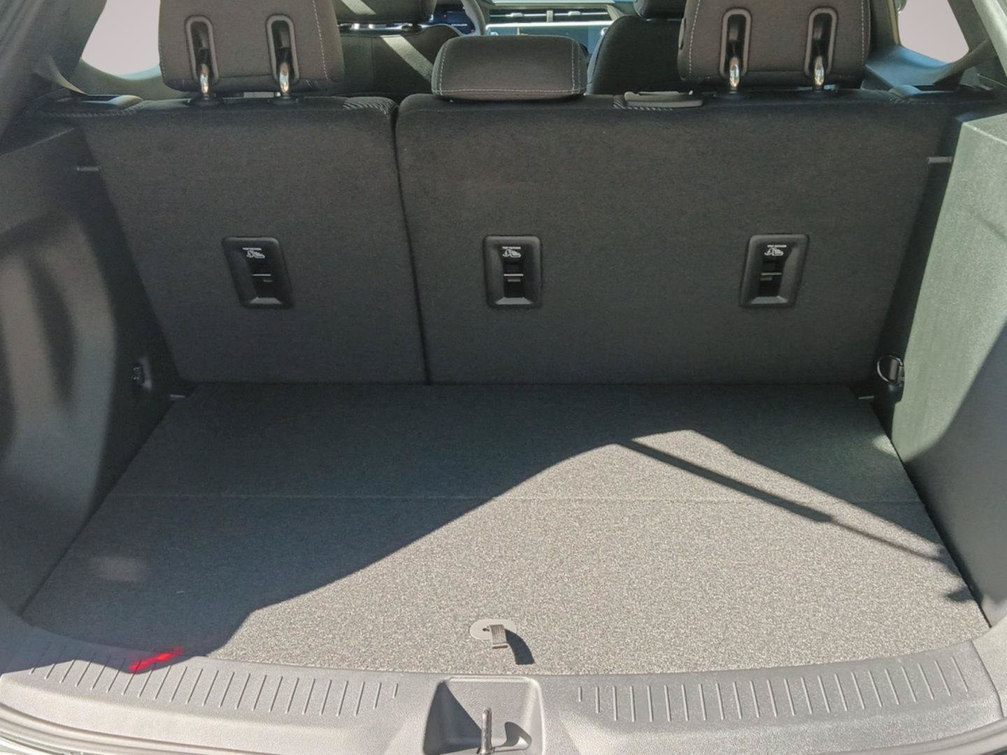 New 2027 Chevrolet Bolt LT FWD image 18