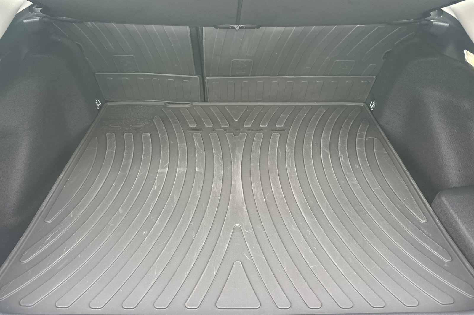 Used 2024 Toyota Prius LE image 15