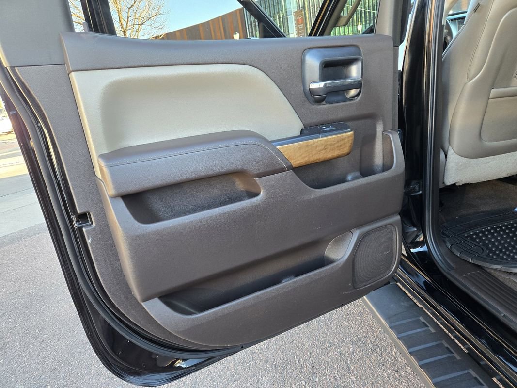 Used 2015 Chevrolet Silverado 2500 LTZ w/ LTZ Plus Package image 17