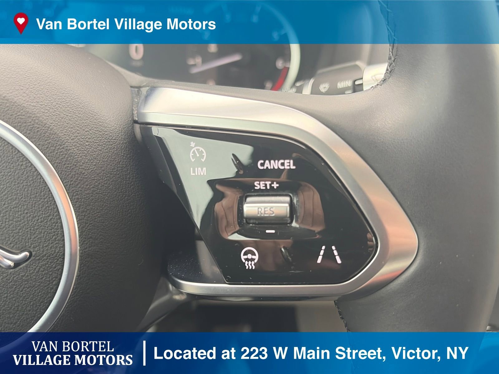 Used 2020 Jaguar XE S image 21