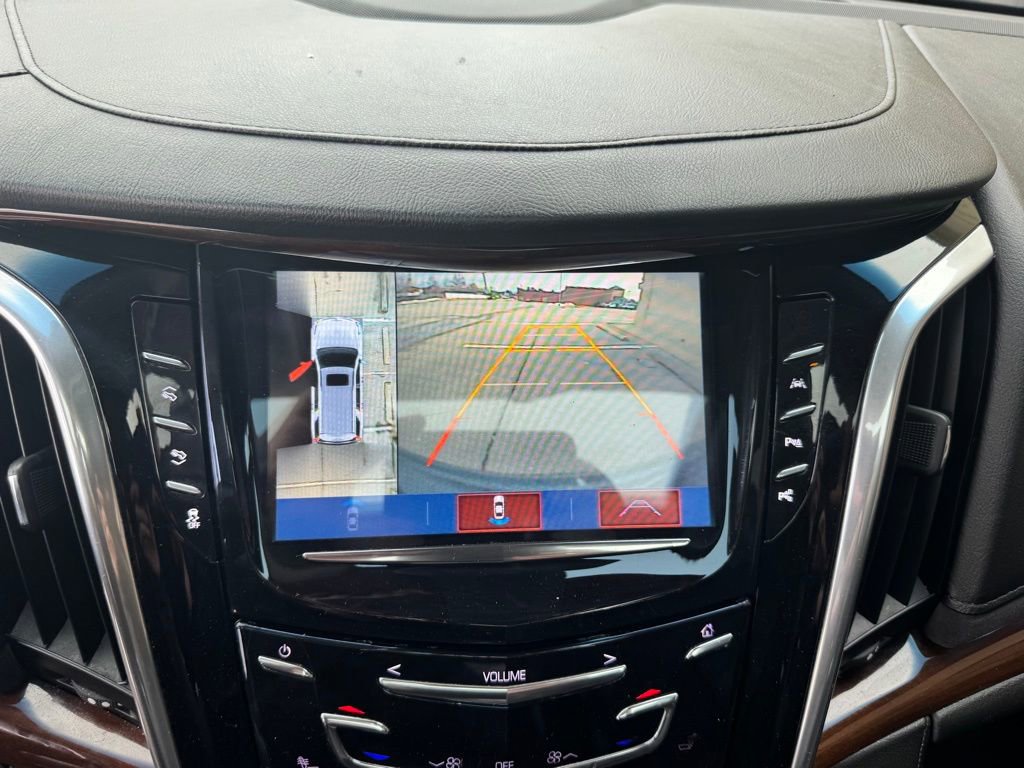 Used 2018 Cadillac Escalade ESV Luxury image 26