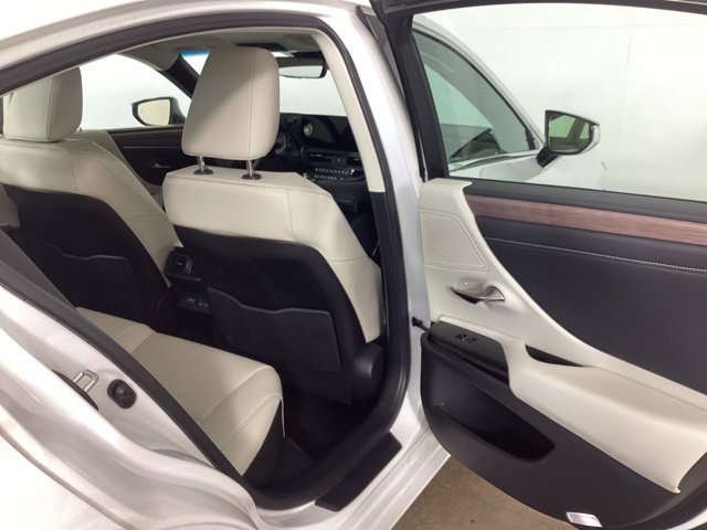 Used 2024 Lexus ES 350 w/ Premium Package FWD image 23