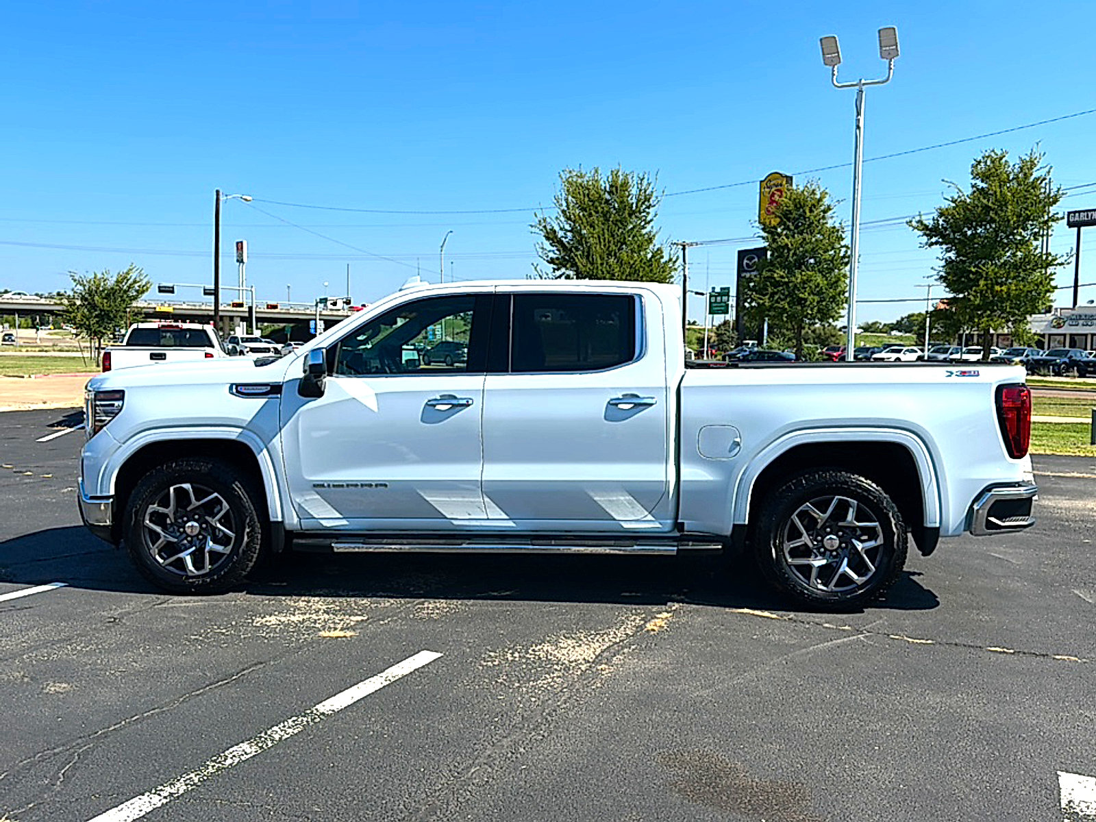 Used 2026 GMC Sierra 1500 SLT AWD/4WD image 5
