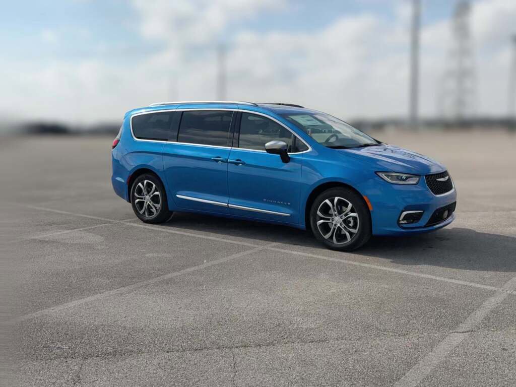 New 2026 Chrysler Pacifica Pinnacle image 15