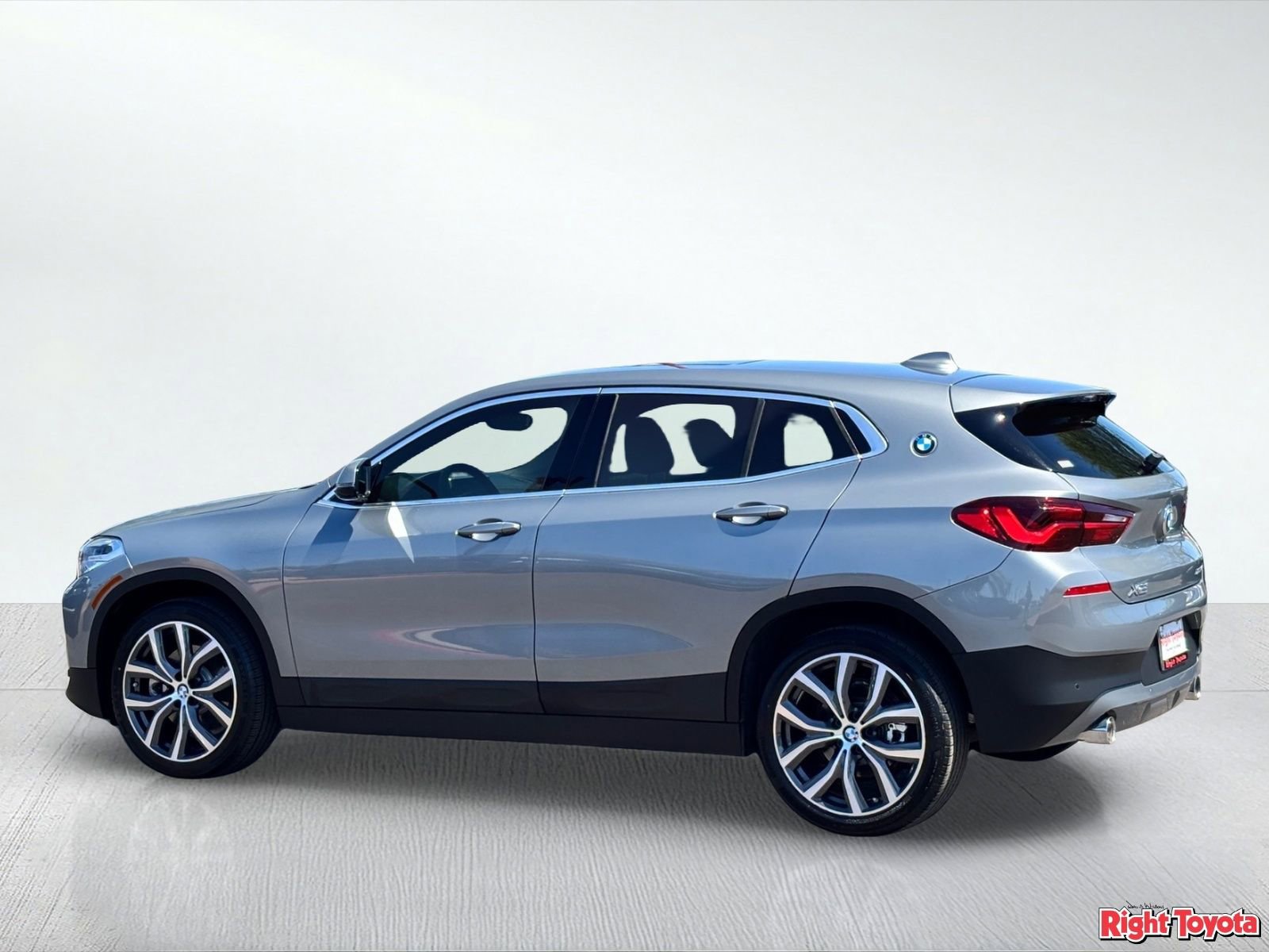 Used 2023 BMW X2 xDrive28i w/ Convenience Package AWD/4WD image 3