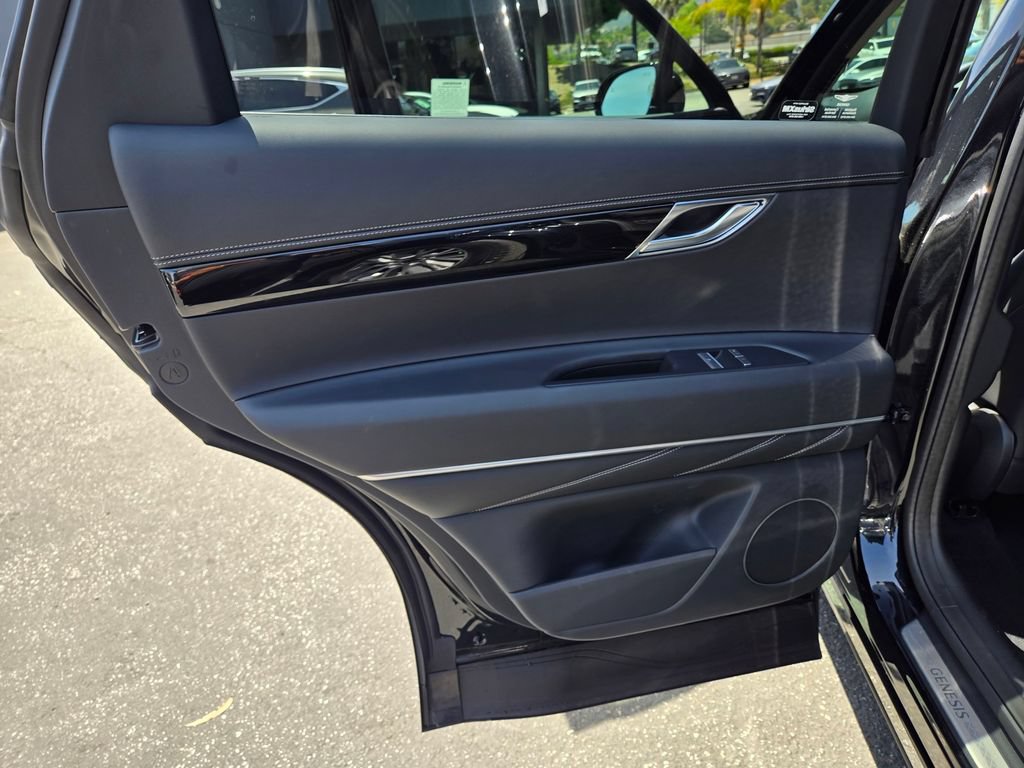 Used 2026 Genesis GV80 2.5T RWD image 16