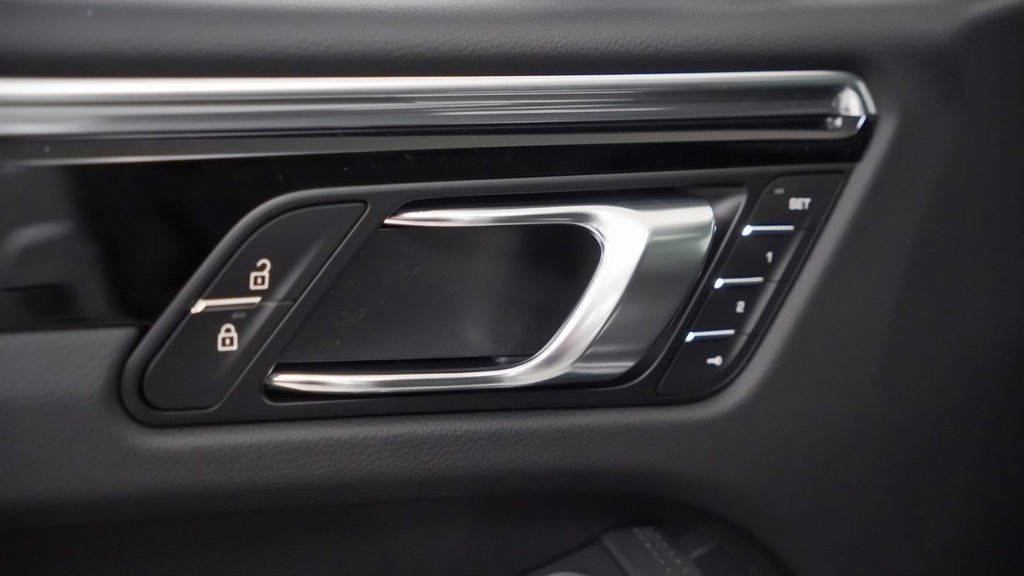 New 2026 Porsche Macan S image 22