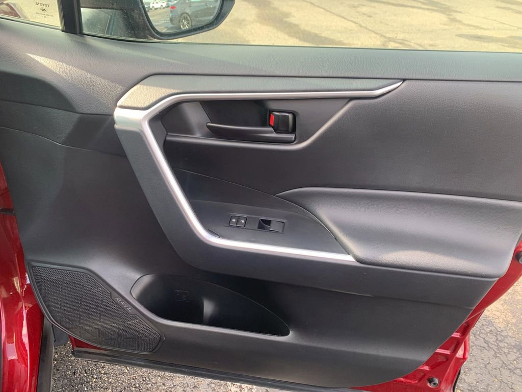 Used 2023 Toyota RAV4 LE AWD/4WD image 20