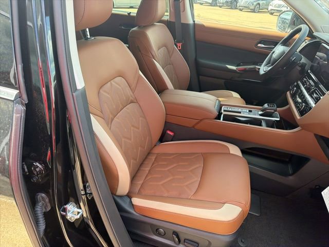 New 2026 Nissan Pathfinder Platinum FWD image 22